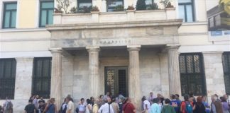 Αθήνα: Έκτακτη συνεδρίαση του δημοτικού συμβουλίου για την επίθεση στον Γ. Μπουτάρη