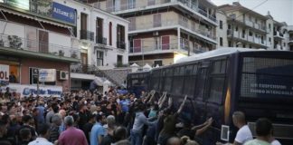 Λέσβος: Επεισόδια και πολιτική αντιπαράθεση στο περιθώριο της επίσκεψης Τσίπρα