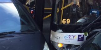 Ι.Χ. έπεσε σε στάση λεωφορείου – Ένας νεκρός και τρεις τραυματίες