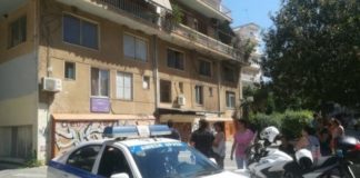 Ανήλικος απειλούσε να πετάξει βρέφος από το μπαλκόνι
