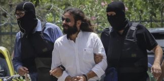 Ελεύθερος με περιοριστικούς όρους ο Κ. Μπαρμπαρούσης