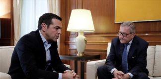Αλ. Τσίπρας: Αισθάνομαι σαν σκακιστής σε δύο σκακιέρες