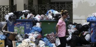 Λόφοι σκουπιδιών σε πολλά σημεία της Αθήνας