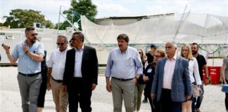 Τη δομή φιλοξενίας προσφύγων του Ελαιώνα επισκέφθηκε ο επικεφαλής του ΠΟΥ