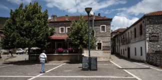 Στο χωριό Ψαράδες οι υπογραφές για τη συμφωνία με την ΠΓΔΜ