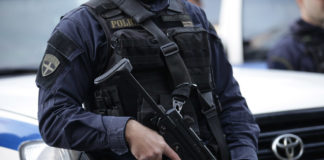 Επτά συλλήψεις σε εν εξελίξει μεγάλη αστυνομική επιχείρηση για όπλα