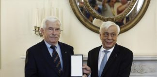 Παράσημο του Ανώτερου Ταξιάρχη του Τάγματος της Τιμής στον Π. Λασκαρίδη