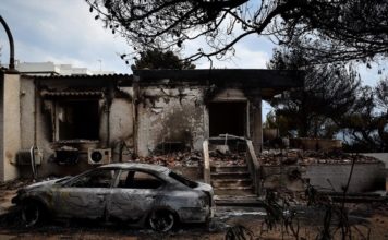 Διασώστης αποκαλύπτει: Έτσι βρήκα ζωντανή την Ιρλανδή στο Μάτι -Είχε πάνω της κάρβουνα και αποκαΐδια