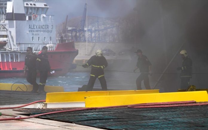fotia-ploio-eleutherios-benizelos (1)