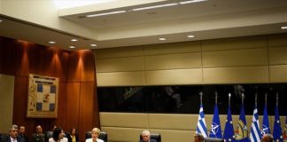 Φορτισμένο κλίμα στην τελετή παράδοσης – παραλαβής του υπουργείου Εθνικής Άμυνας