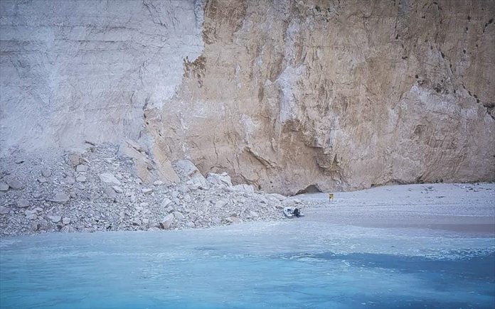 zakunthos-katolisthisi-braxon-nauagio (2)