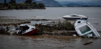 Αγωνιώδεις έρευνες για τους τρεις αγνοούμενους