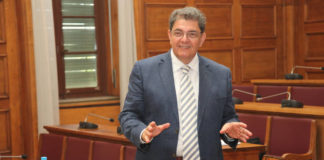 Αθώος ο Βερελής και άλλοι 47 για τα «αμαρτωλά» τρόλεϊ της MAN