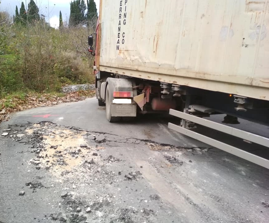 «Μπλοκάρουν» φορτηγά του Συνεταιρισμού Ζαγοράς, λόγω των ζημιών στο οδικό δίκτυο