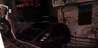 Απίστευτο τροχαίο: Αυτοκίνητο και φορτηγό κατέληξαν σε… αυλή σπιτιού