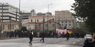 Προπύλαια: Σε εξέλιξη η συγκέντρωση για τον Αλ. Γρηγορόπουλο