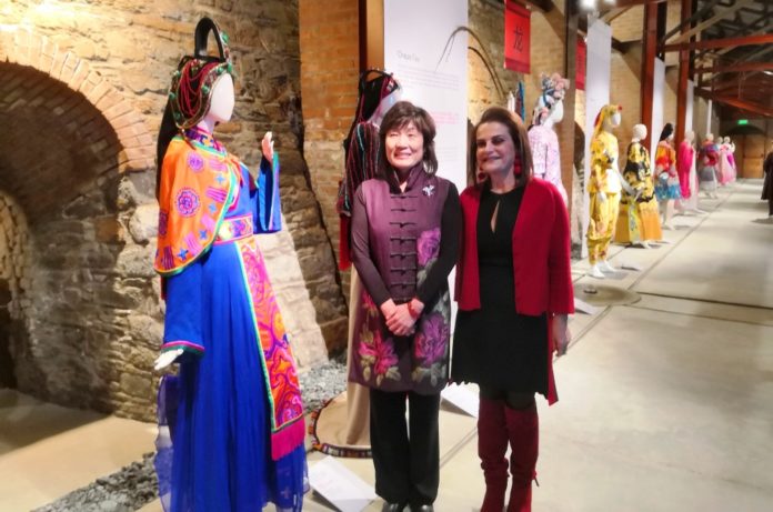 ΠΡΕΣΒΕΙΡΑ ΚΙΝΑΣ