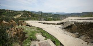 Κόπηκε ο δρόμος στα δύο -Αποκλεισμένα χωριά στη Φθιώτιδα