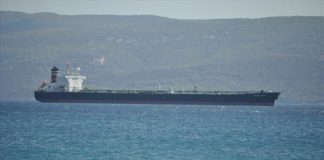 Στη Λήμνο αγκυροβόλησε με ασφάλεια το ακυβέρνητο δεξαμενόπλοιο