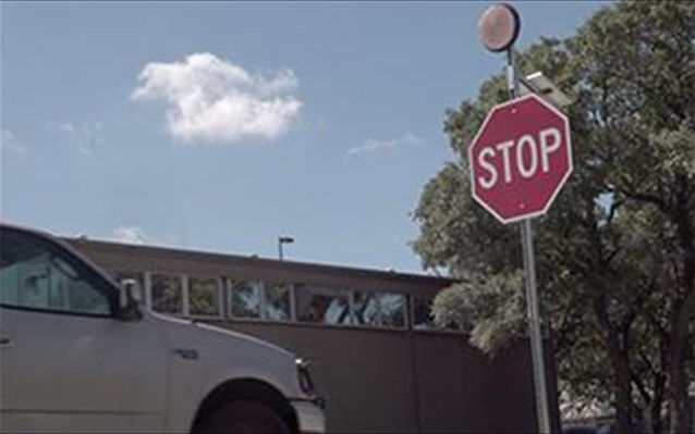 eksupnes-odikes-pinakides-gia-eparxiakous-dromous-pou-leitourgoun-me-iliaki-energeia