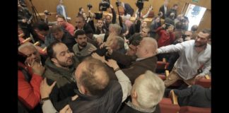 Σε ρινγκ μετατράπηκε η συνεδρίαση της Ολομέλειας της ΓΣΕΕ