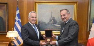 Με τον Γάλλο πρέσβη συναντήθηκε ο Ευ. Αποστολάκης