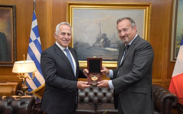 sunantisi-yetha-euaggelou-apostolaki-me-ton-presbu-tis-gallias