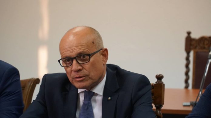 λαρισα πρεσβης