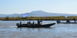 Επεισόδιο στον Έβρο: Τούρκοι στρατιώτες απείλησαν με όπλα Έλληνες ψαράδες