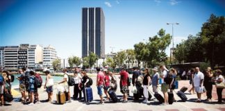 Αυξημένη κίνηση στα λιμάνια – Αναχωρούν οι αδειούχοι