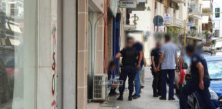 Πολίτης έπιασε στα πράσα επίδοξο ληστή του αυτοκινήτου του