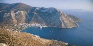 Ένας τραυματίας σε προσάραξη θαλαμηγού