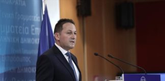 Πέτσας: Προνόμιο του πρωθυπουργού οι αλλαγές στο κυβερνητικό σχήμα