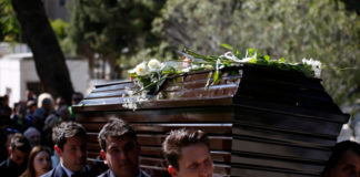 Απίστευτο περιστατικό: Σταμάτησαν την κηδεία -Είδαν ότι στο φέρετρο βρισκόταν… λάθος νεκρός