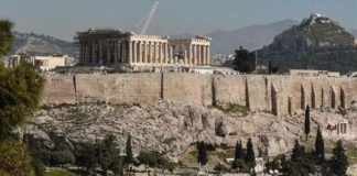 Times: Απόφαση – ορόσημο για τα Γλυπτά του Παρθενώνα ο επαναπατρισμός της Μετόπης από το Λούβρο