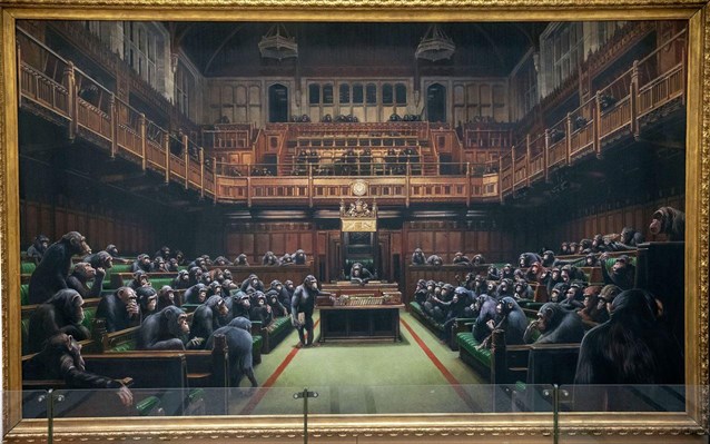 devolved-parliament-sto-sfuri-to-pio-epikairo-ergo-tou-banksy-gia-to-brexit