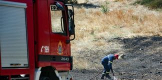 Συνελήφθη 91χρονος για εμπρησμό – Έκαιγε λάστιχα και οι φλόγες επεκτάθηκαν σε χωράφια