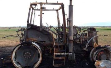 Τρακτέρ έγινε κάρβουνο από το χτύπημα κεραυνού
