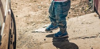 Ανήλικος εντοπίστηκε αιμόφυρτος στο δρόμο από οδηγό ΚΤΕΛ