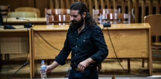 Ο Μπαρμπαρούσης πήγε ως μάρτυρα υπεράσπισης τον πατέρα του