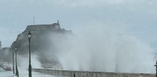 «Βικτώρια»: Άρχισε η επέλαση από Κέρκυρα και Ηπειρο, καταρρακτώδης βροχή