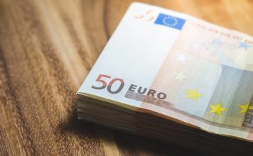 Bloomberg: Πρόωρες αποπληρωμές 13 δισ. ευρώ σχεδιάζει η Αθήνα – Πέφτει το χρέος κάτω από της Ιταλίας