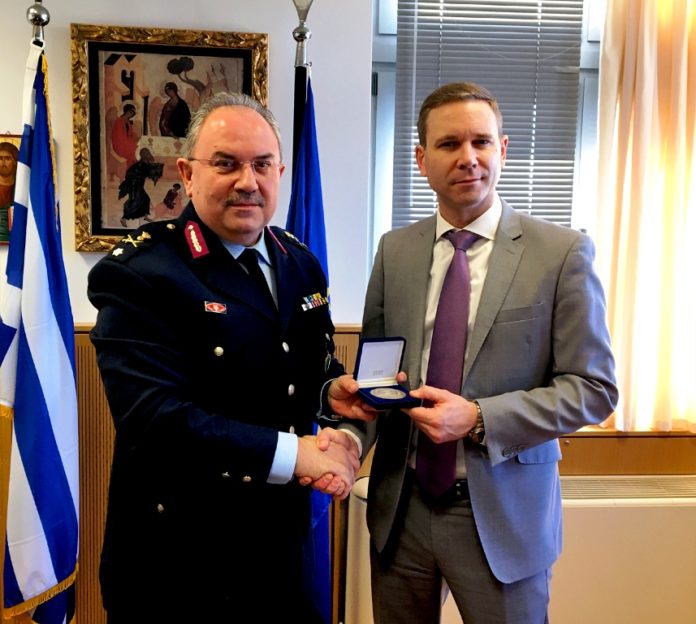 ΜΑΤΖΙΩΚΑΣ - ΑΜΕΡΙΚΑΝΟΣ ΠΡΟΞΕΝΟΣ