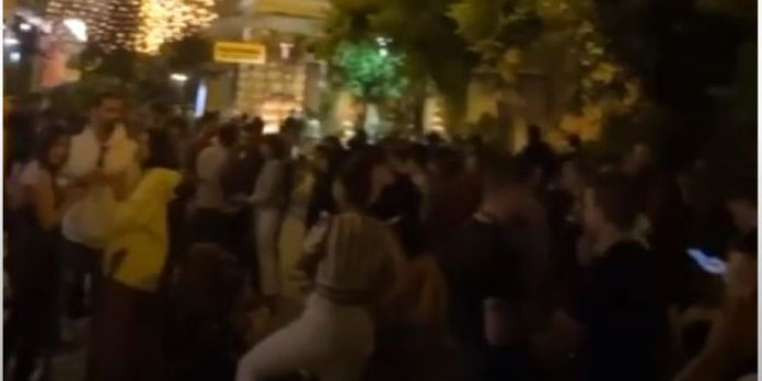 kosmos-psyrri-take-away-pota