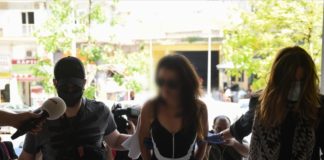Στο ψυχιατρείο η γυναίκα που πέταξε νερό στο Νίκο Χαρδαλιά