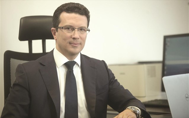 rixardos-lampiris-o-dieuthunon-sumboulos-tou-tameiou-aksiopoiisis-idiotikis-periousias-tou-dimosiou-taiped