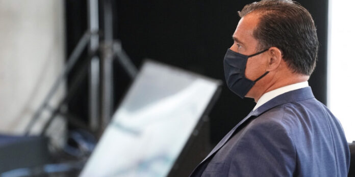 adonis-georgiadis-maska-profil