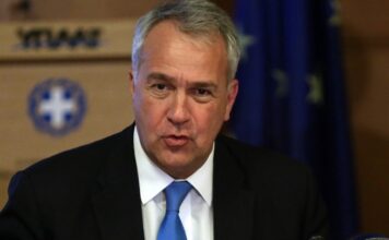 Βορίδης: Δεν εξετάζουμε μέτρα που επηρεάζουν τους εμβολιασμένους