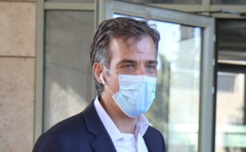 Αρκουμανέας: Κάτω από το 1 το RT – Η πανδημία φθίνει αυτή τη στιγμή