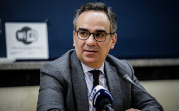 Νοσοκομειακοί γιατροί: Ο κ. Κοντοζαμάνης ενοχοποίησε τους άλλοτε «ήρωες» γιατρούς για τις ελλείψεις στο ΕΣΥ